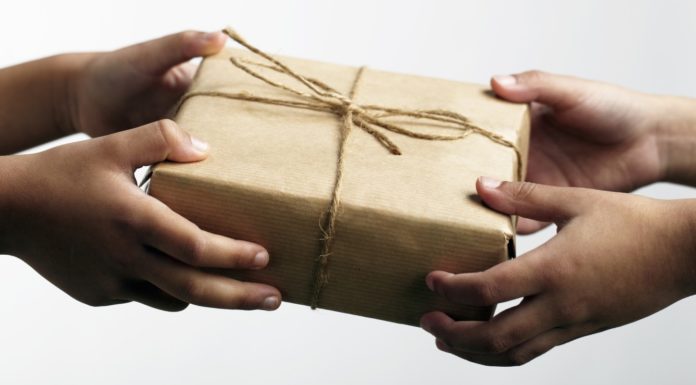 Какие налоговые обязательства возникают при уплате материальной помощи лицам, которые не являются работниками предприятия? Cum se impozitează ajutoarele materiale