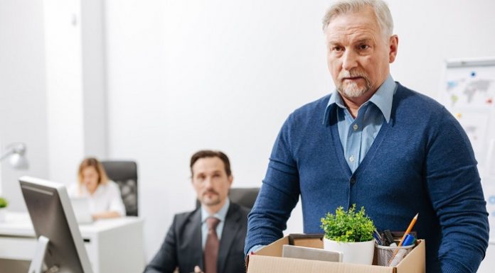 Работников смогут увольнять в период болезни